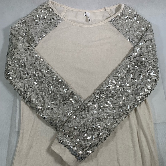 Boutique Sequin Oversized Sweater Size Medium - Picture 1 of 6